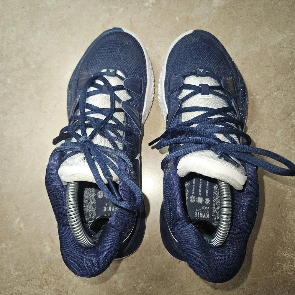 Nike Kyrie 7 Shoes Mens Size‎ 6 Navy Blue Basketball Sneakers DA7767-402